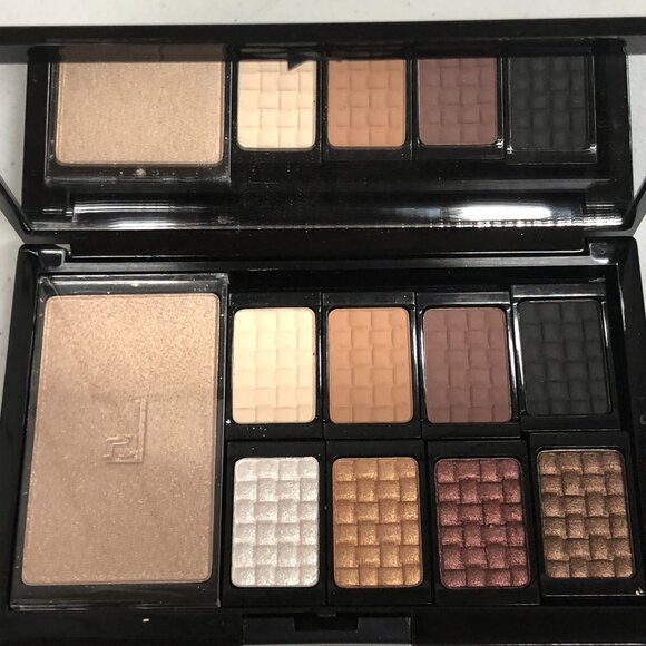 Douccc Freematic Eyeshadow Pro Palette - Picture 2 of 3